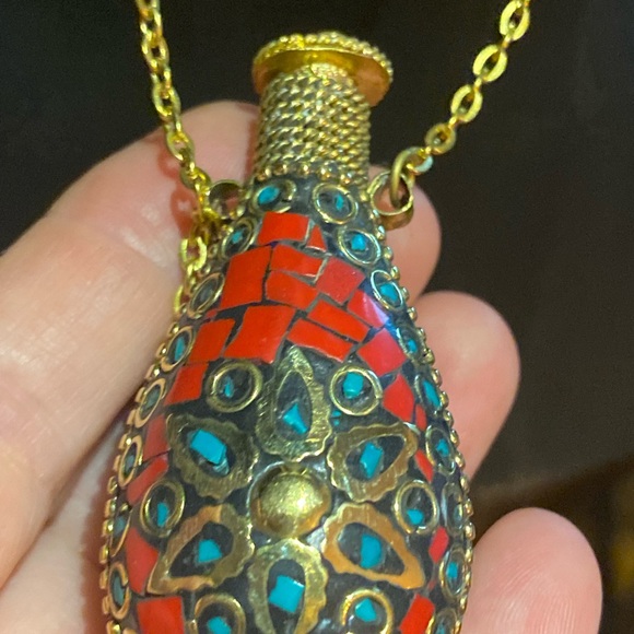 Vintage perfume bottle necklace Bronze inlay stone - Picture 5 of 7